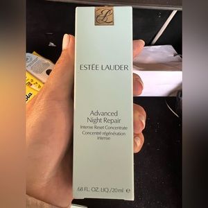 Estée Lauder advanced night repair 0.68oz